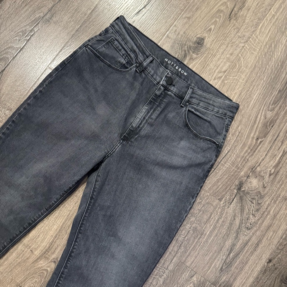 Elegant Gray Ankle Jeans for Women - Picture 7 of 9